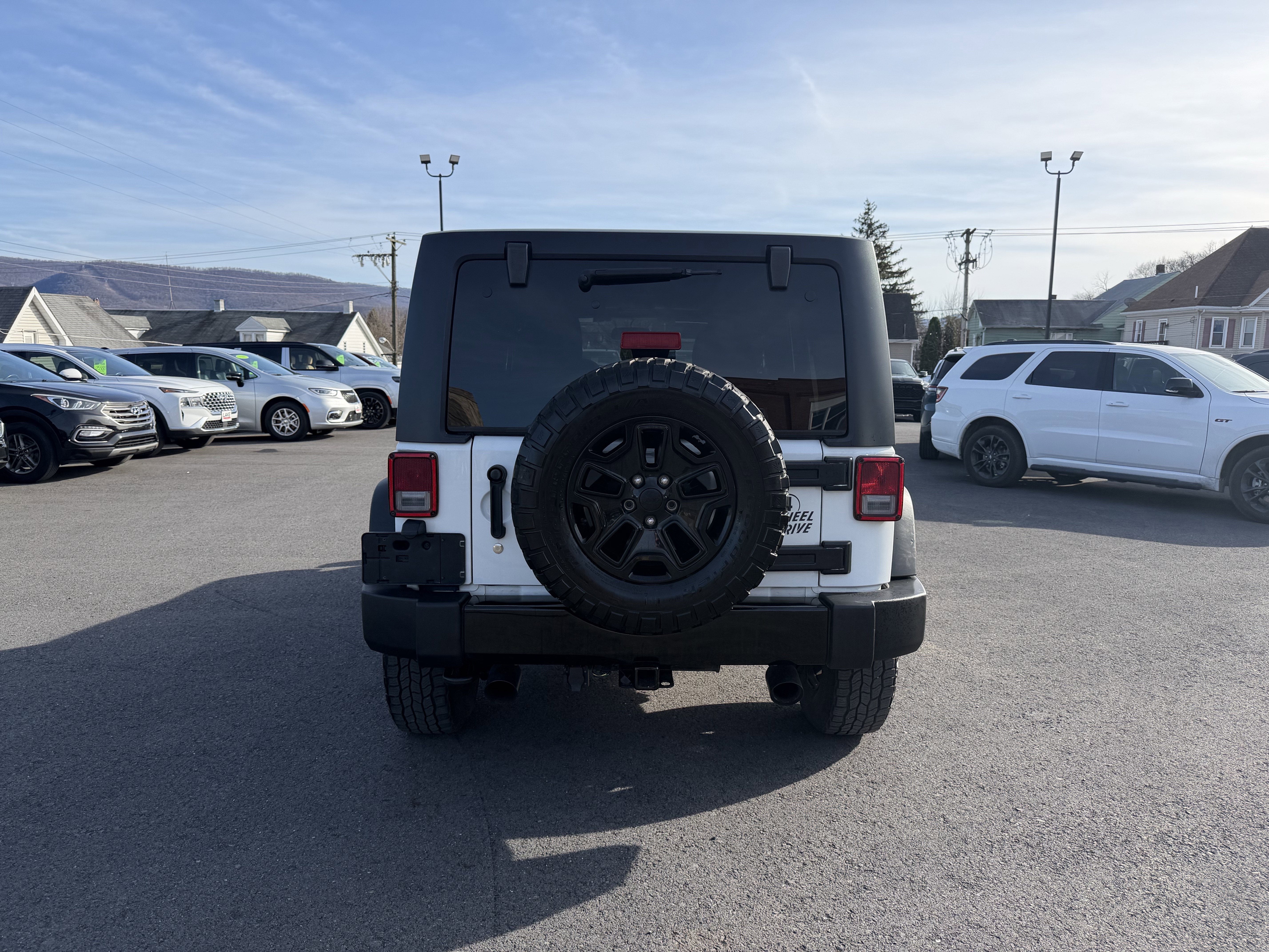 2016 Jeep WRANGLER UNL WILLYS W