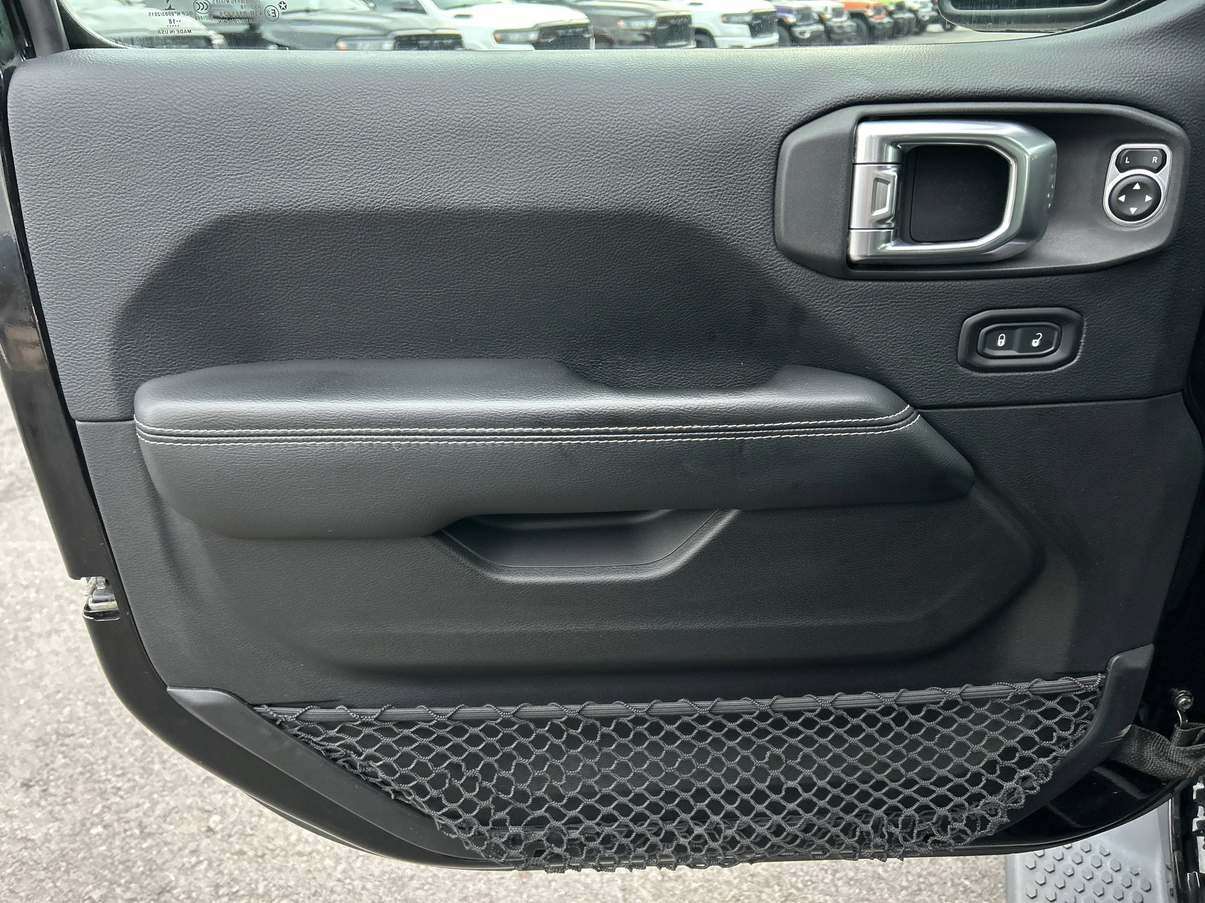 2018 Jeep WRANGLER UNL SAHARA