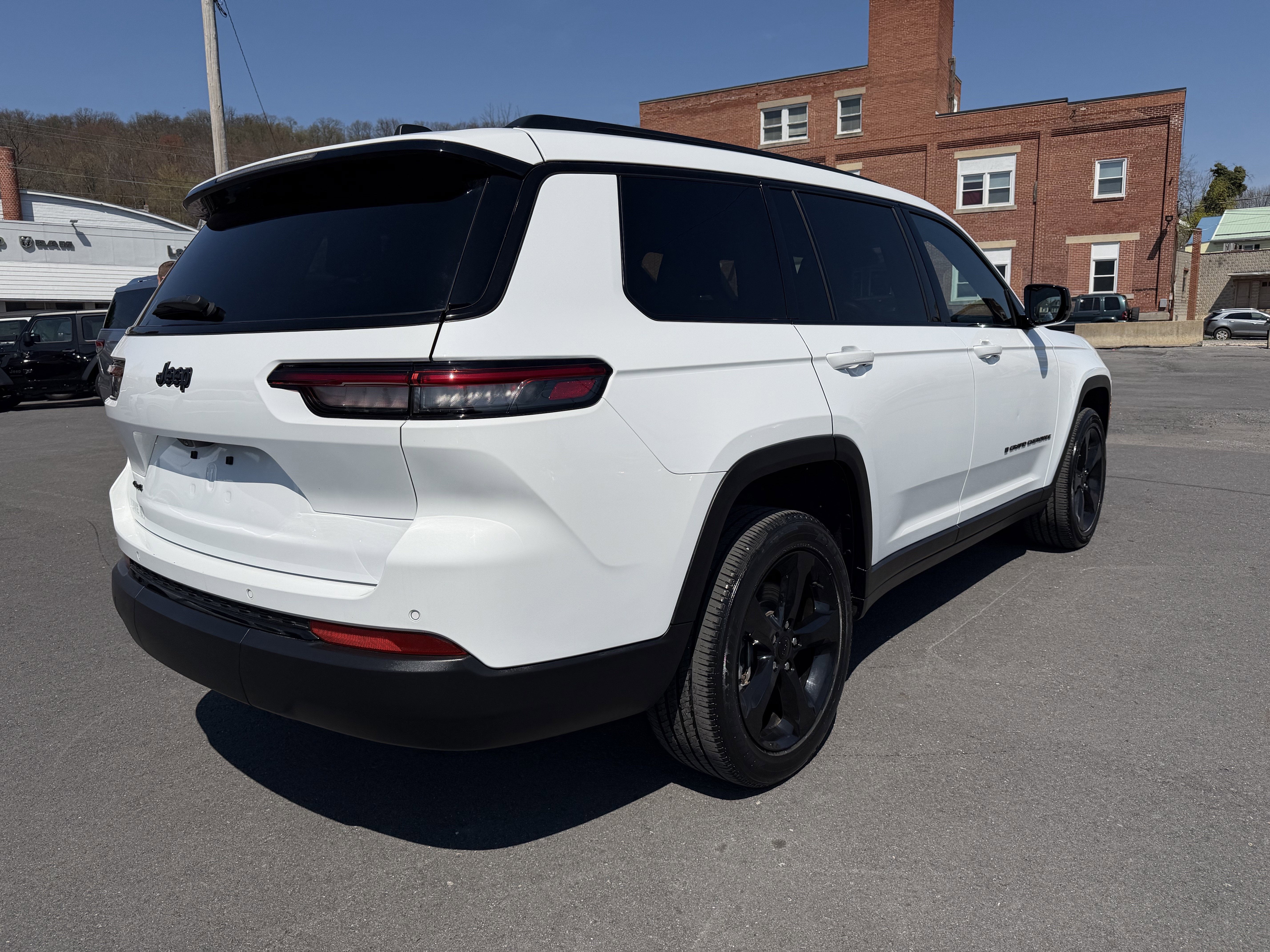 2023 Jeep GRAND CHEROKEE ALTITUDE