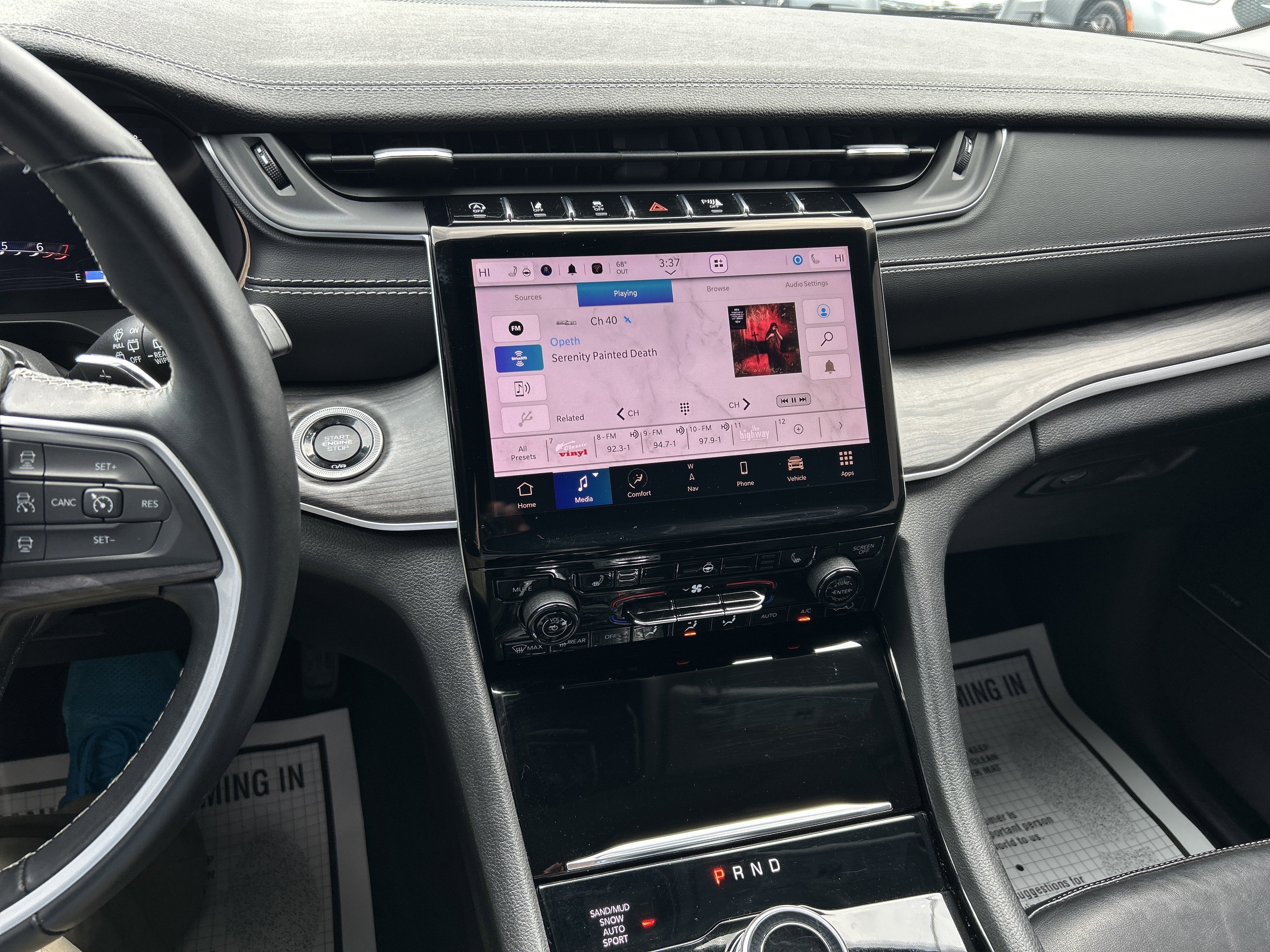 2022 Jeep GRAND CHEROKEE L LIMITED