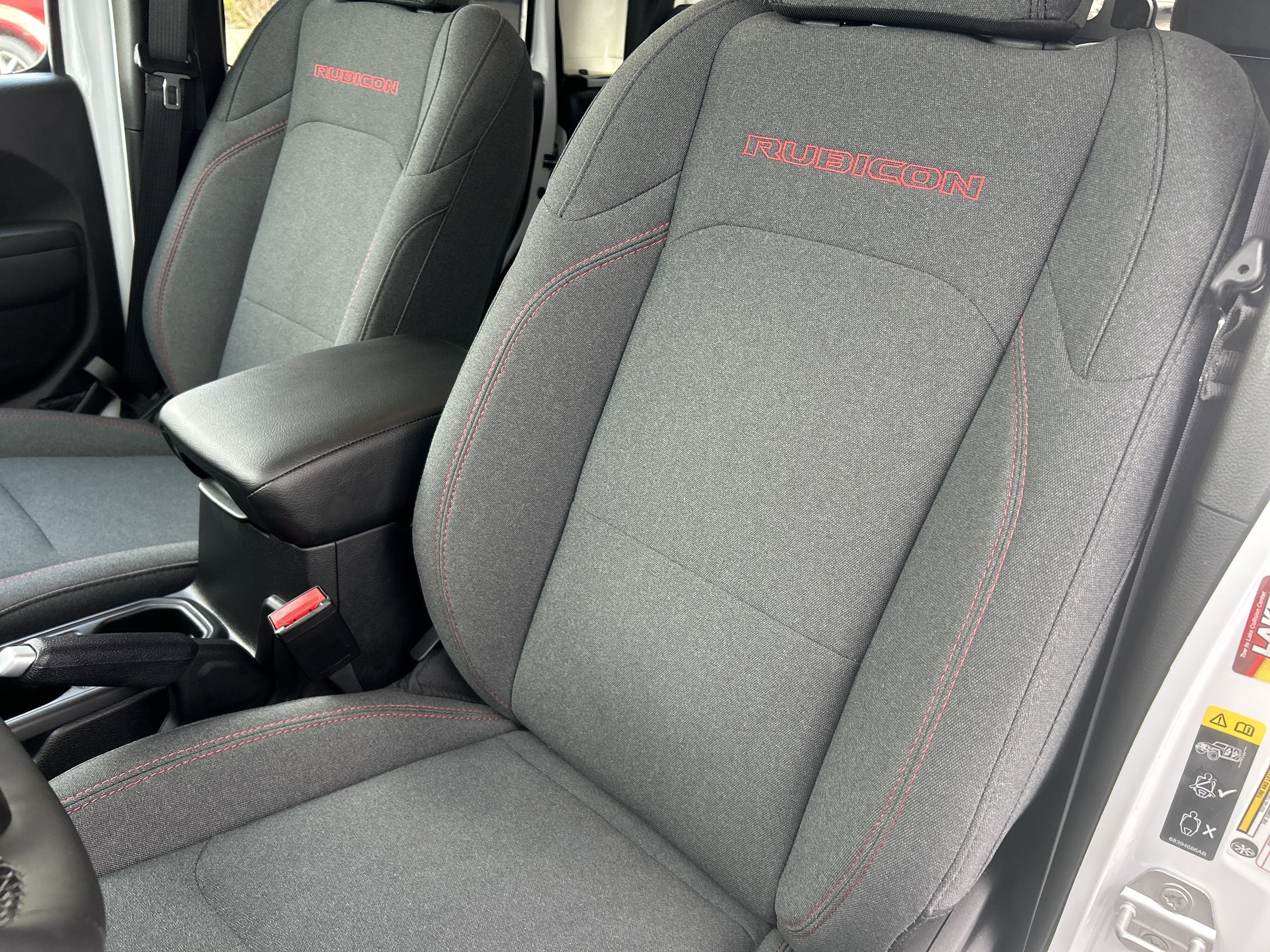 2025 Jeep GLADIATOR JTJS98