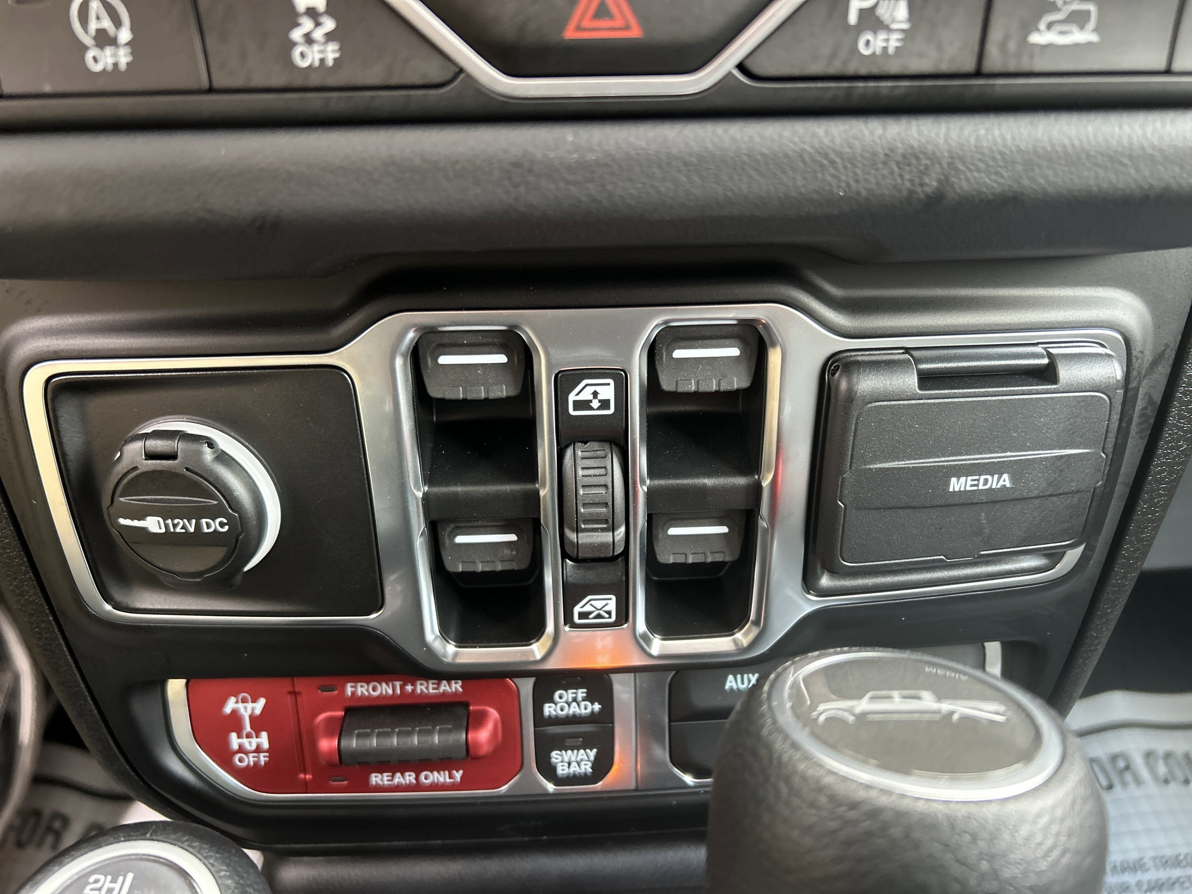 2025 Jeep GLADIATOR JTJS98