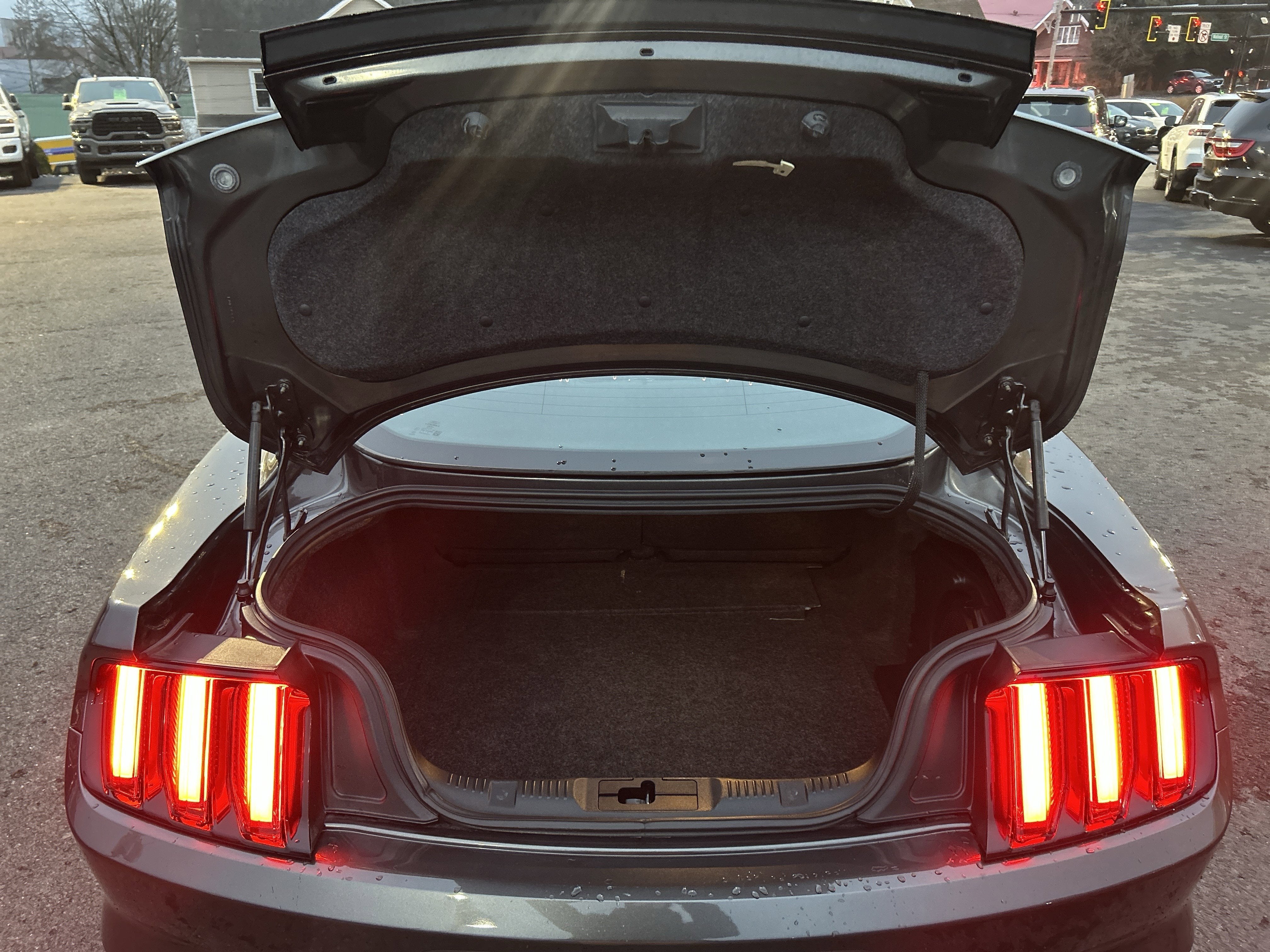 2016 Ford MUSTANG PREMIUM