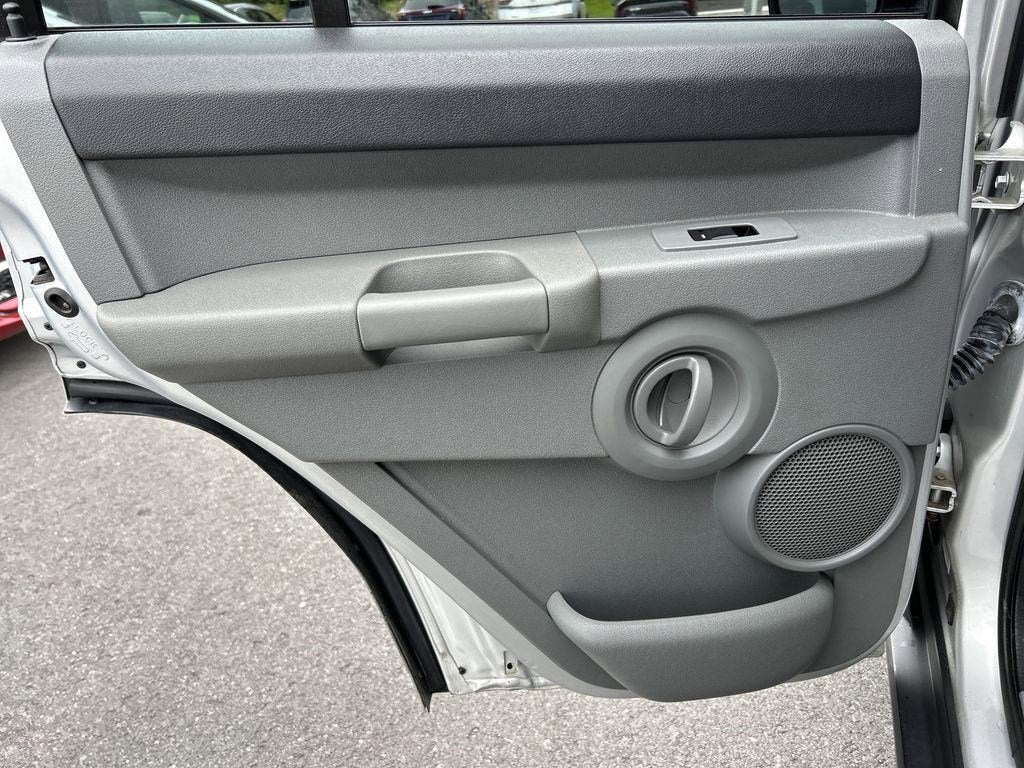 2007 Jeep Commander Sport