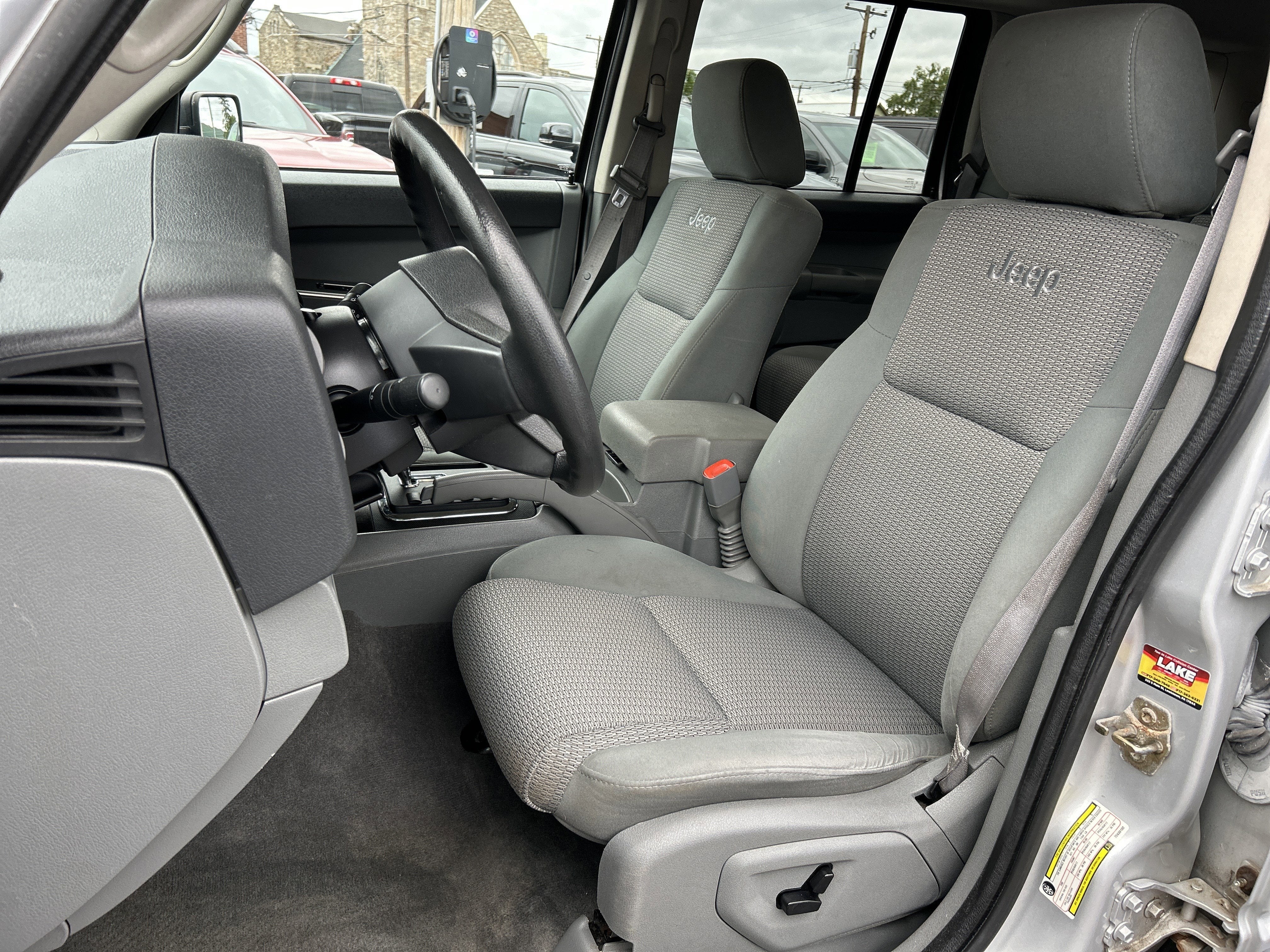 2007 Jeep Commander Sport