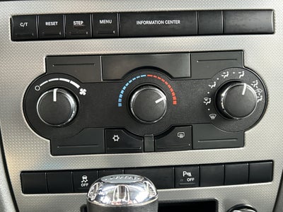 2007 Jeep Commander Sport