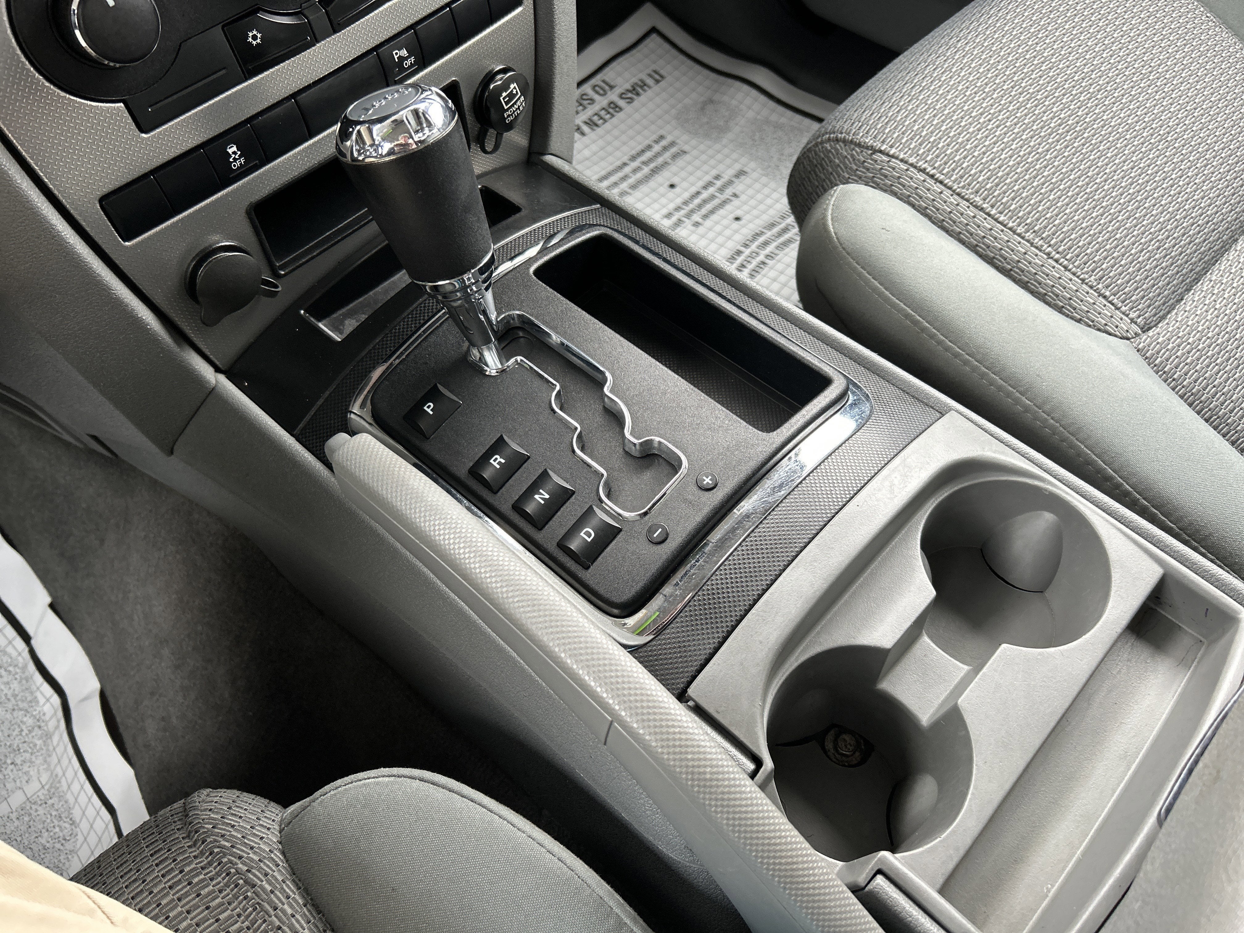 2007 Jeep Commander Sport