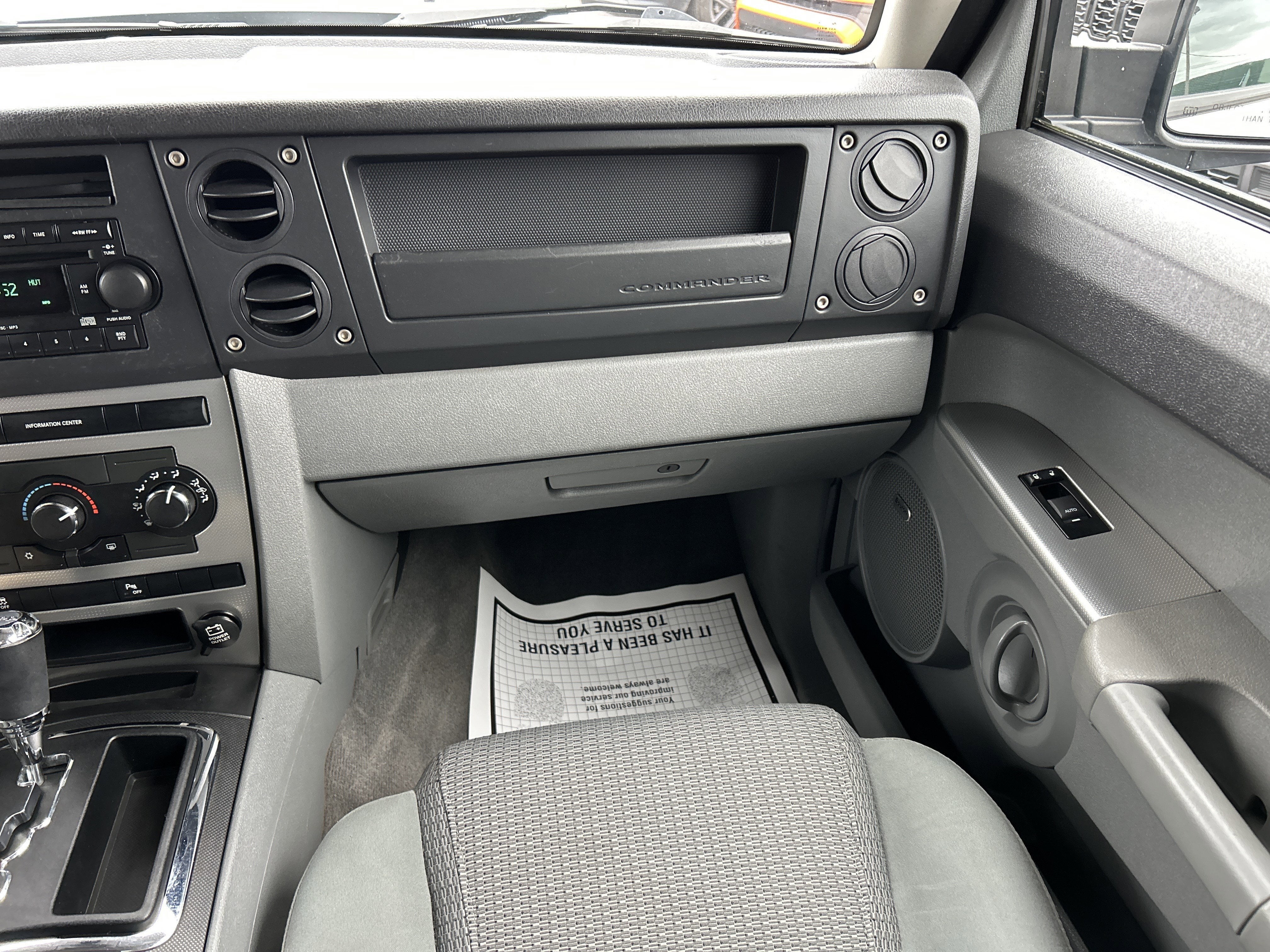 2007 Jeep Commander Sport