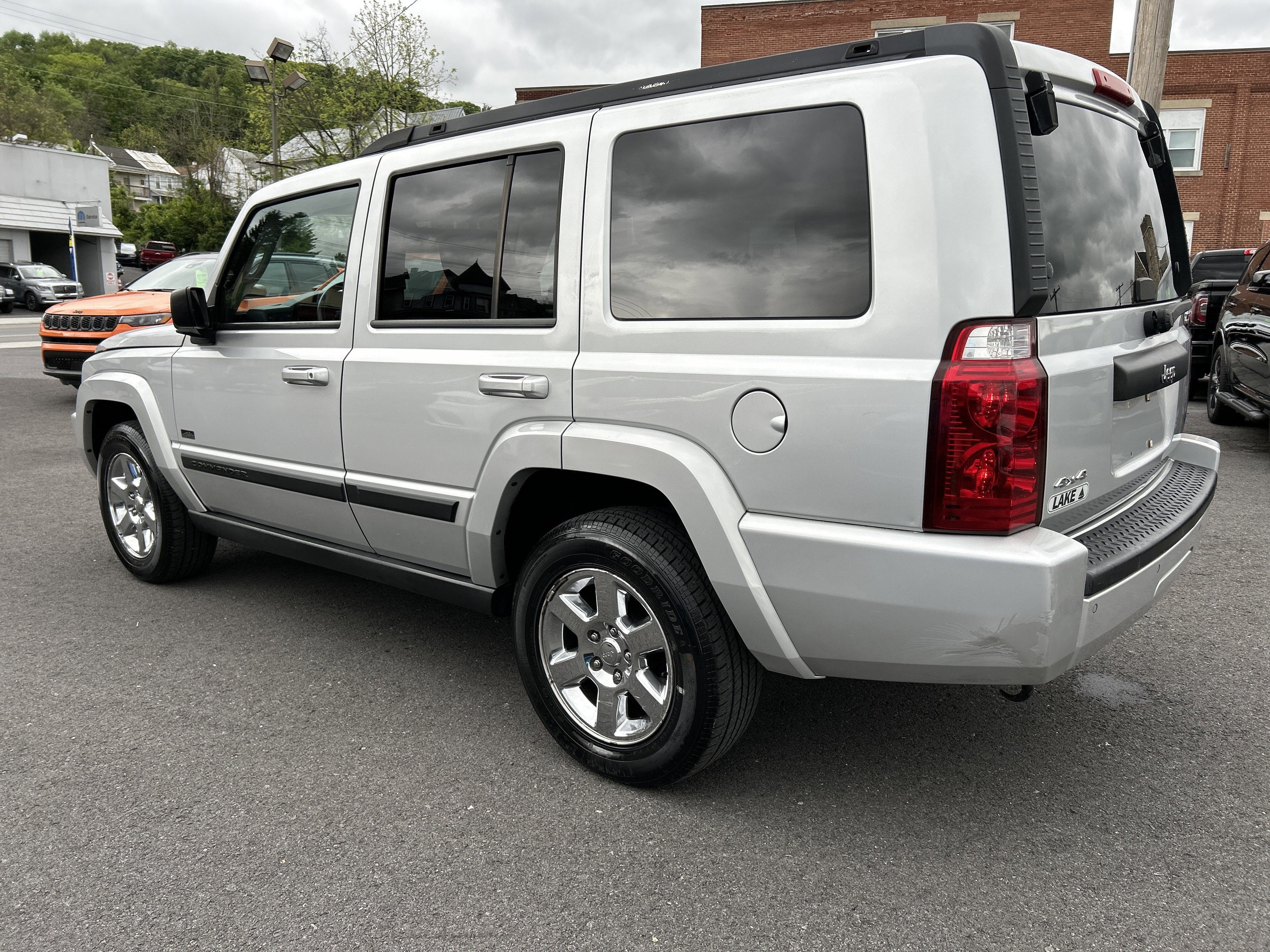 2007 Jeep Commander Sport