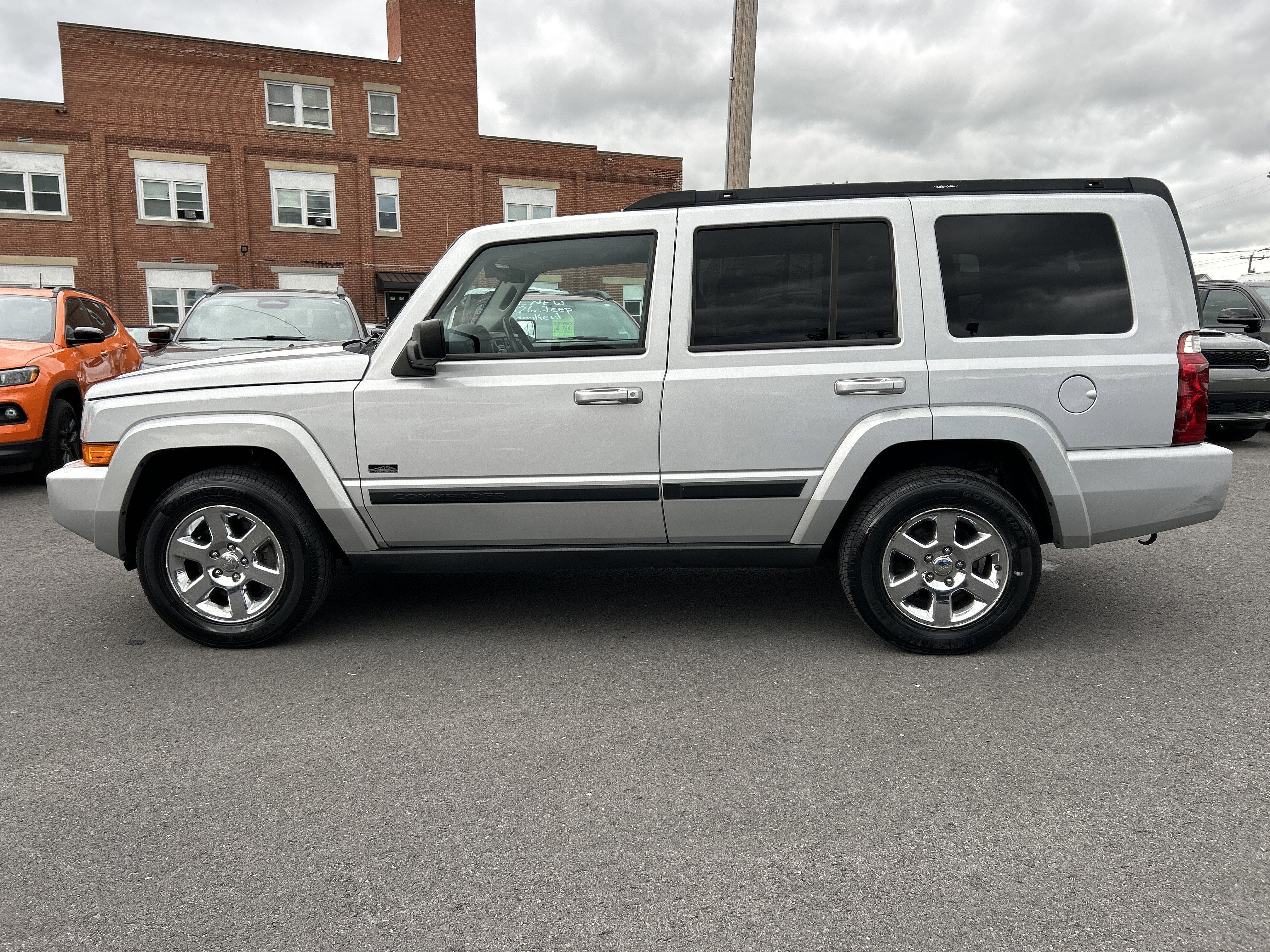2007 Jeep Commander Sport