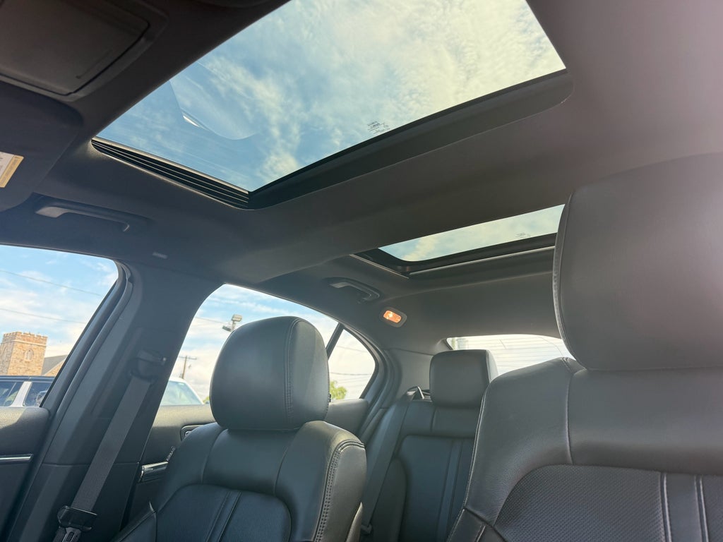 2013 Lincoln MKS Base
