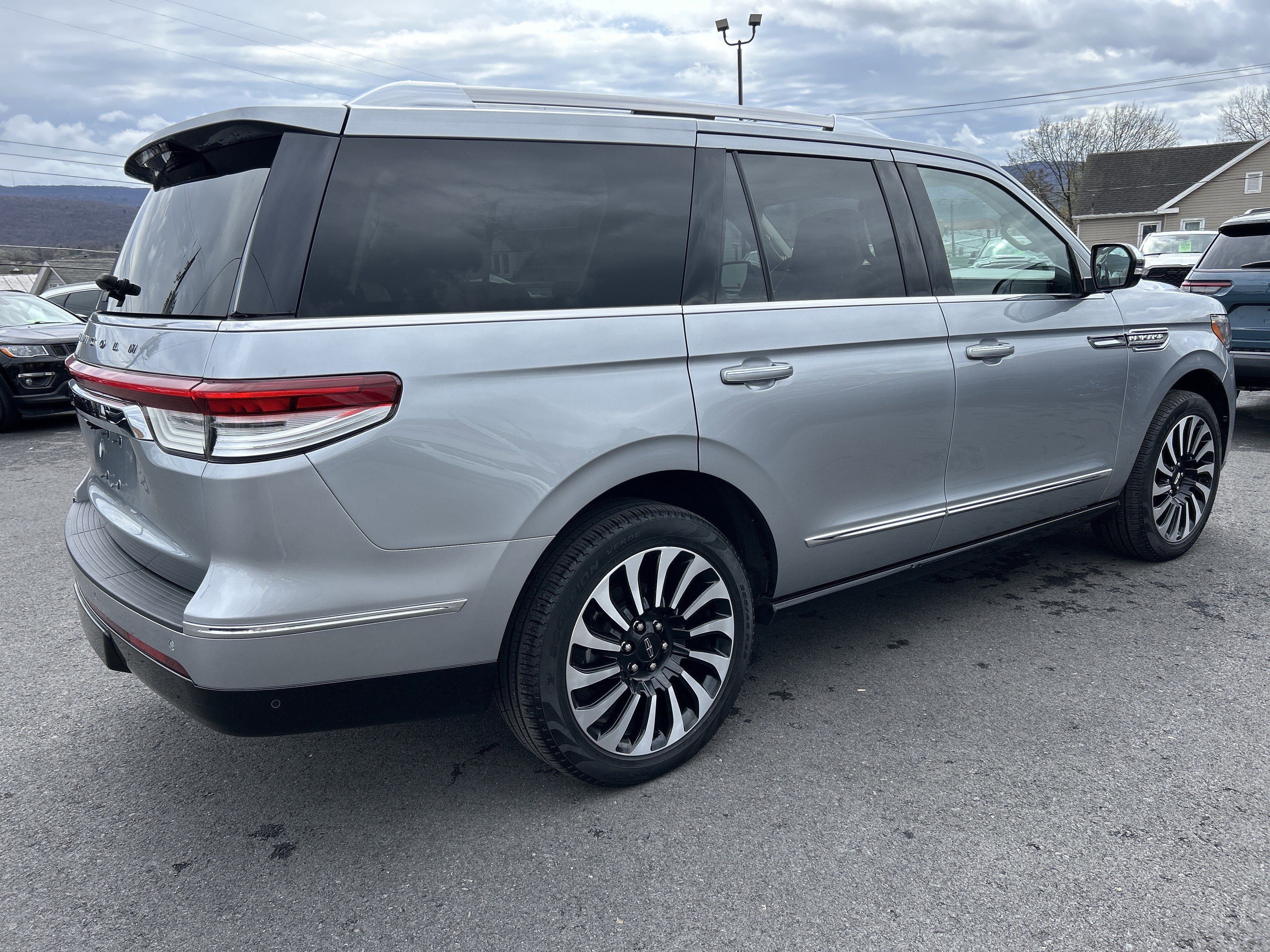 2023 Lincoln NAVIGATOR BLACK LABEL