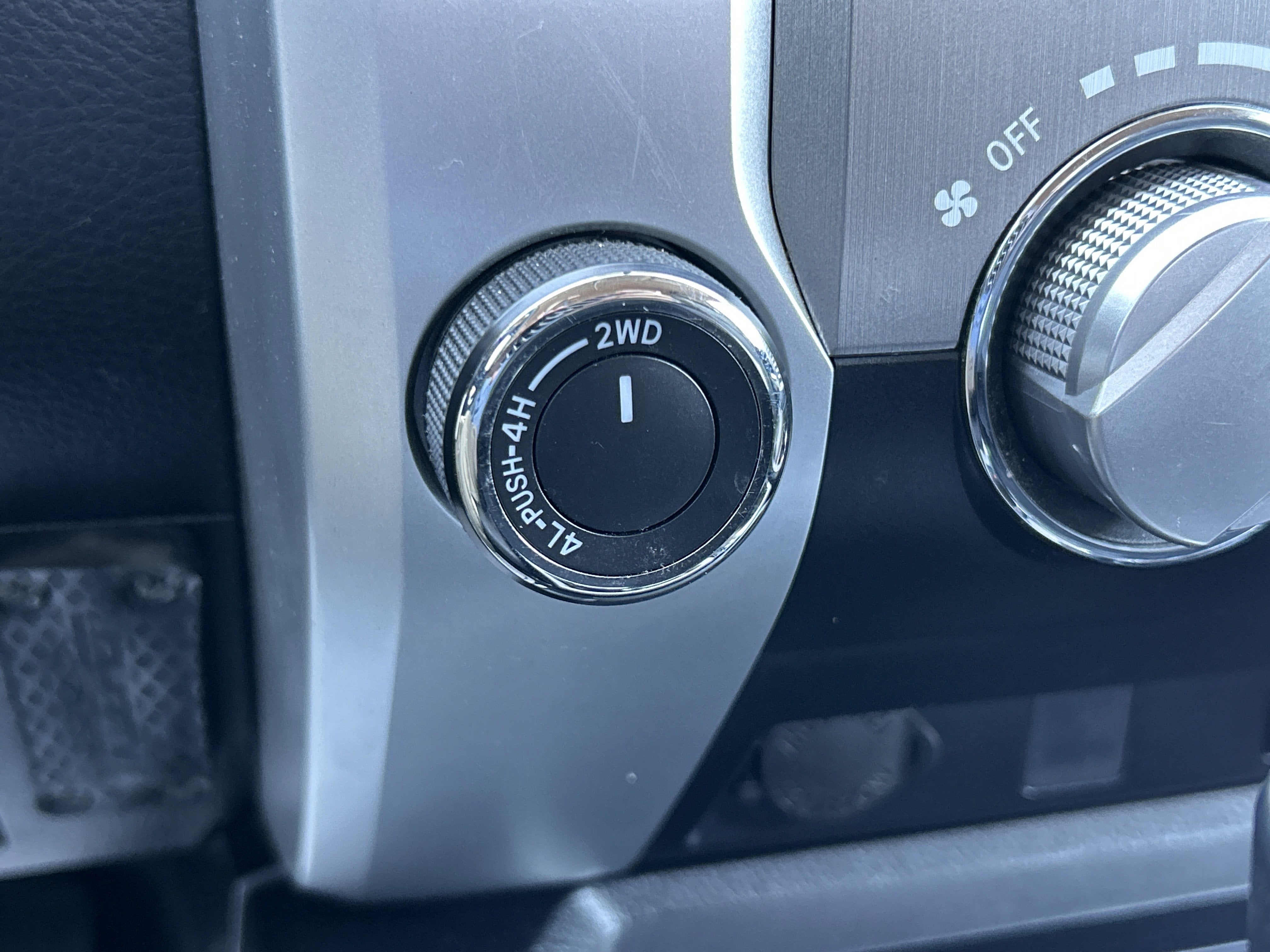 2014 Toyota TUNDRA SR5