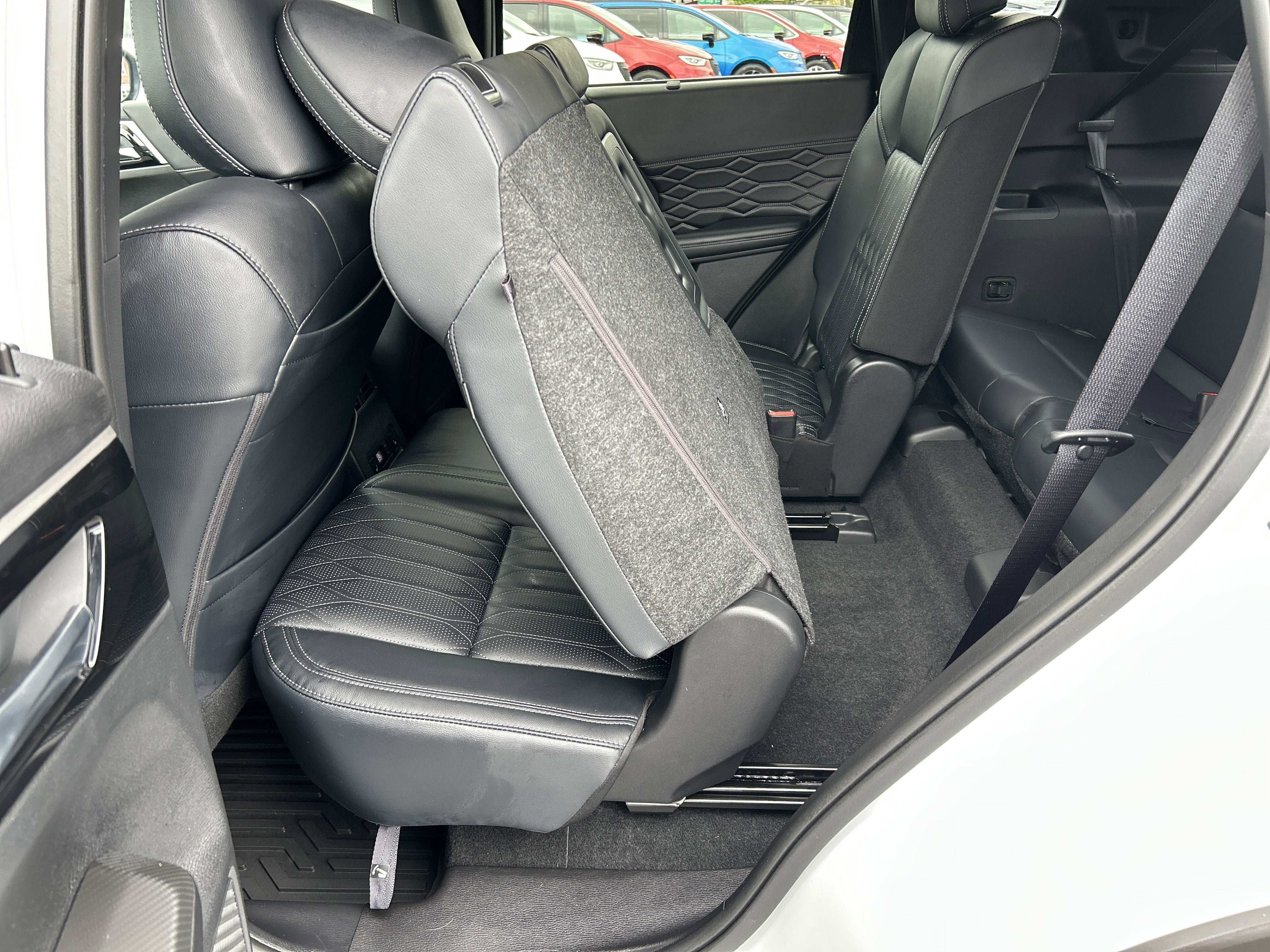 2025 Mitsubishi OUTLANDER SEL