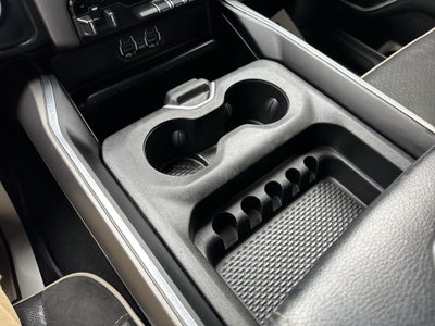 2020 RAM 1500 Laramie Crew Cab 4x4 5'7" Box