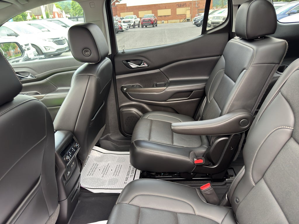 2021 GMC Acadia SLT