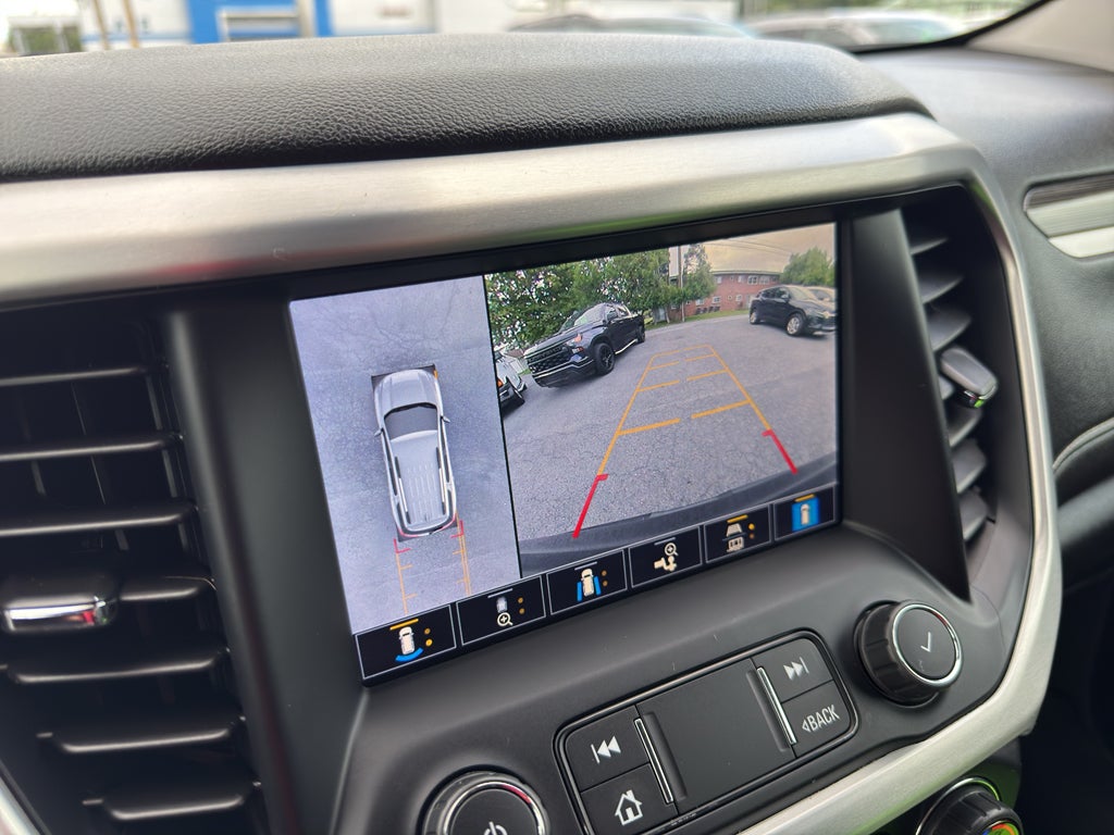 2021 GMC Acadia SLT