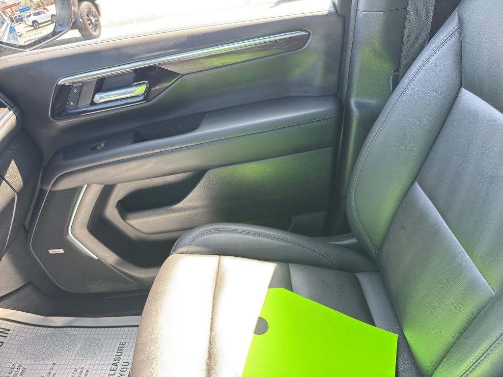 2025 Chevrolet Suburban LT