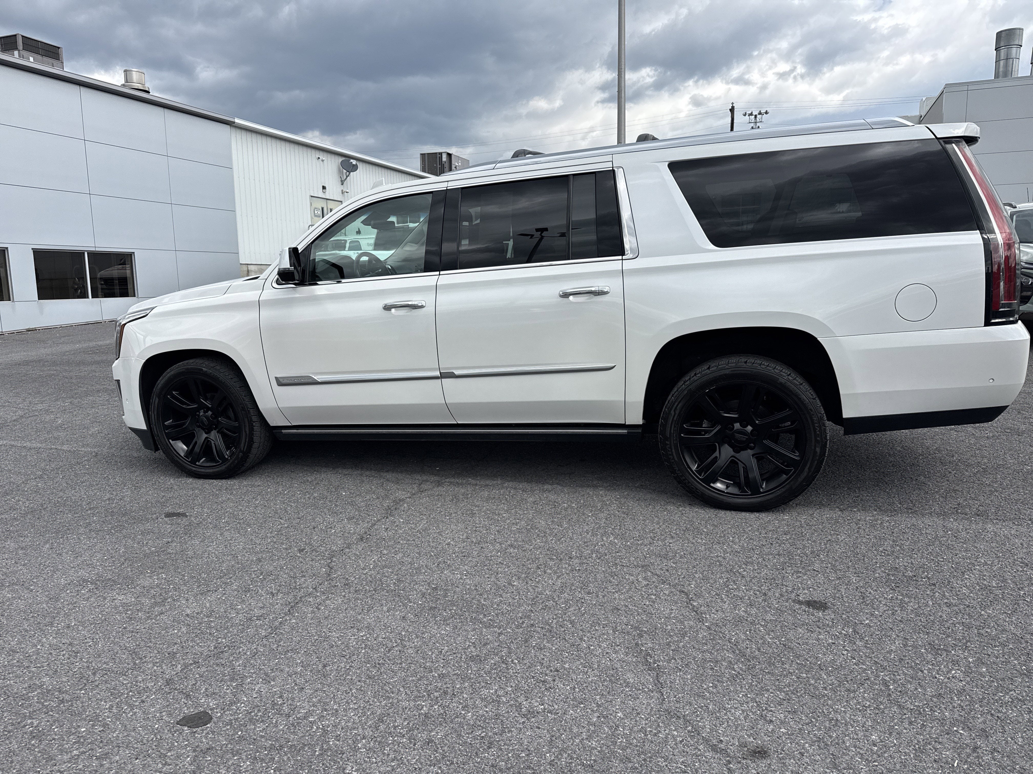 2017 Cadillac Escalade ESV Premium Luxury