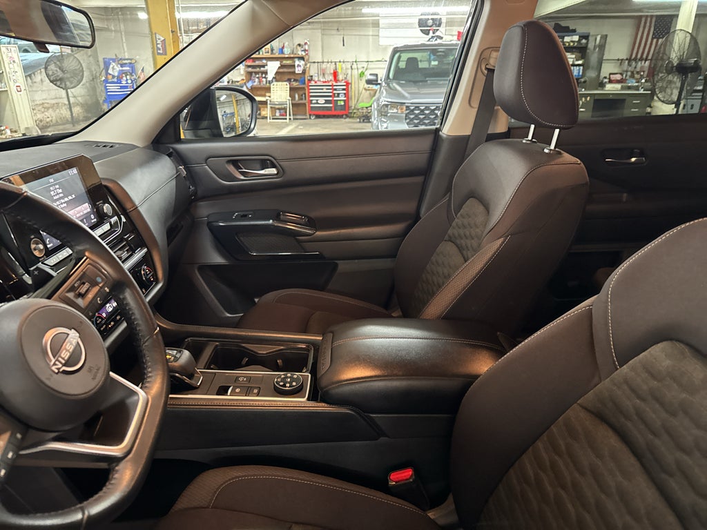 2022 Nissan Pathfinder SV 4WD