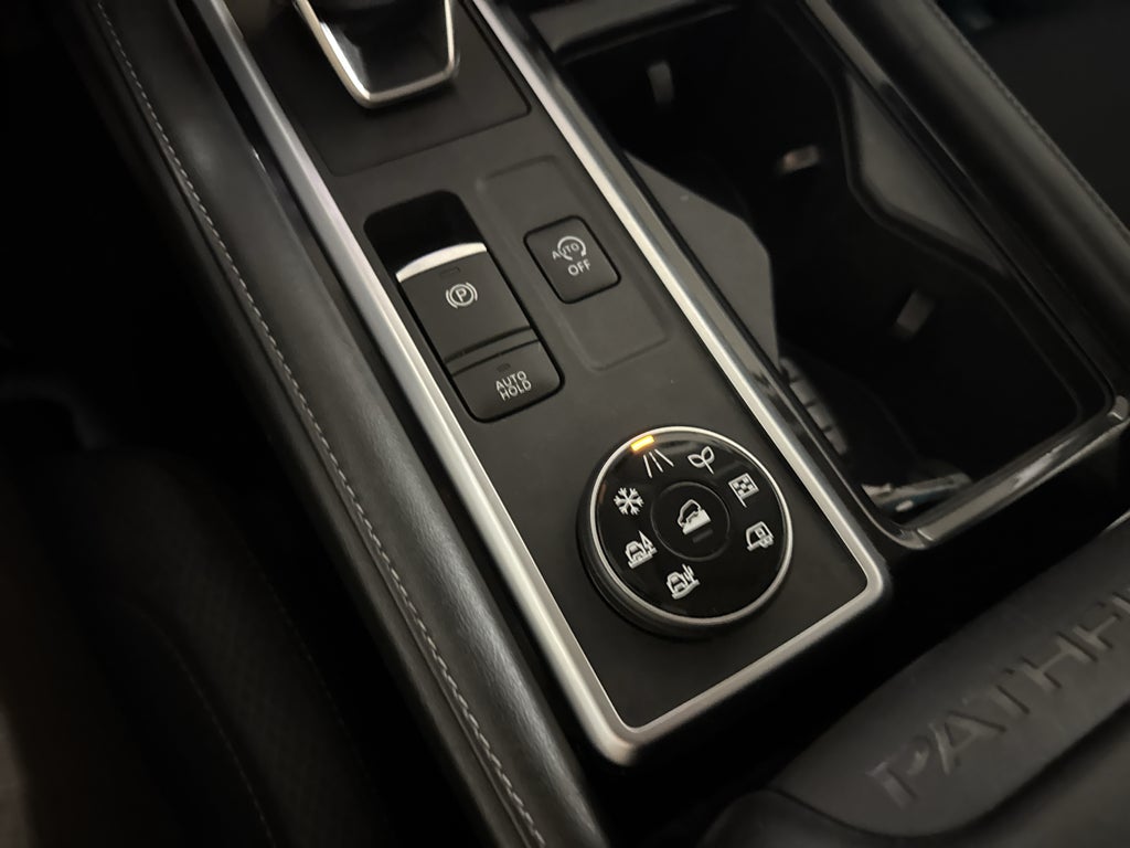 2022 Nissan Pathfinder SV 4WD