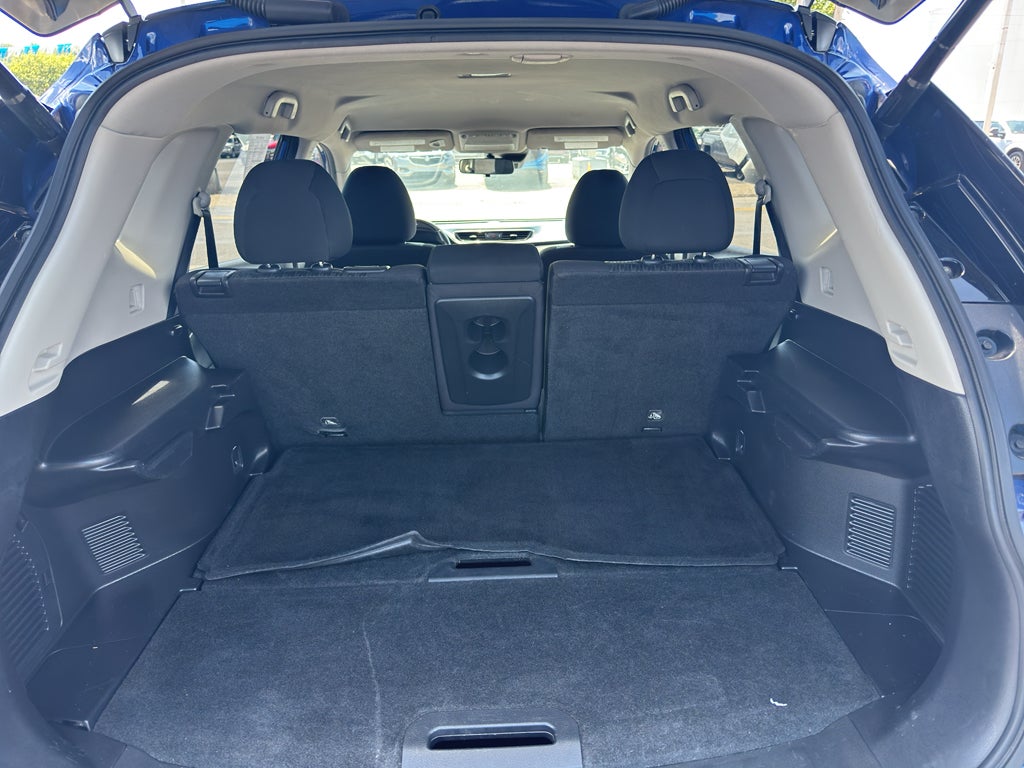 2020 Nissan Rogue SV - Photo 16