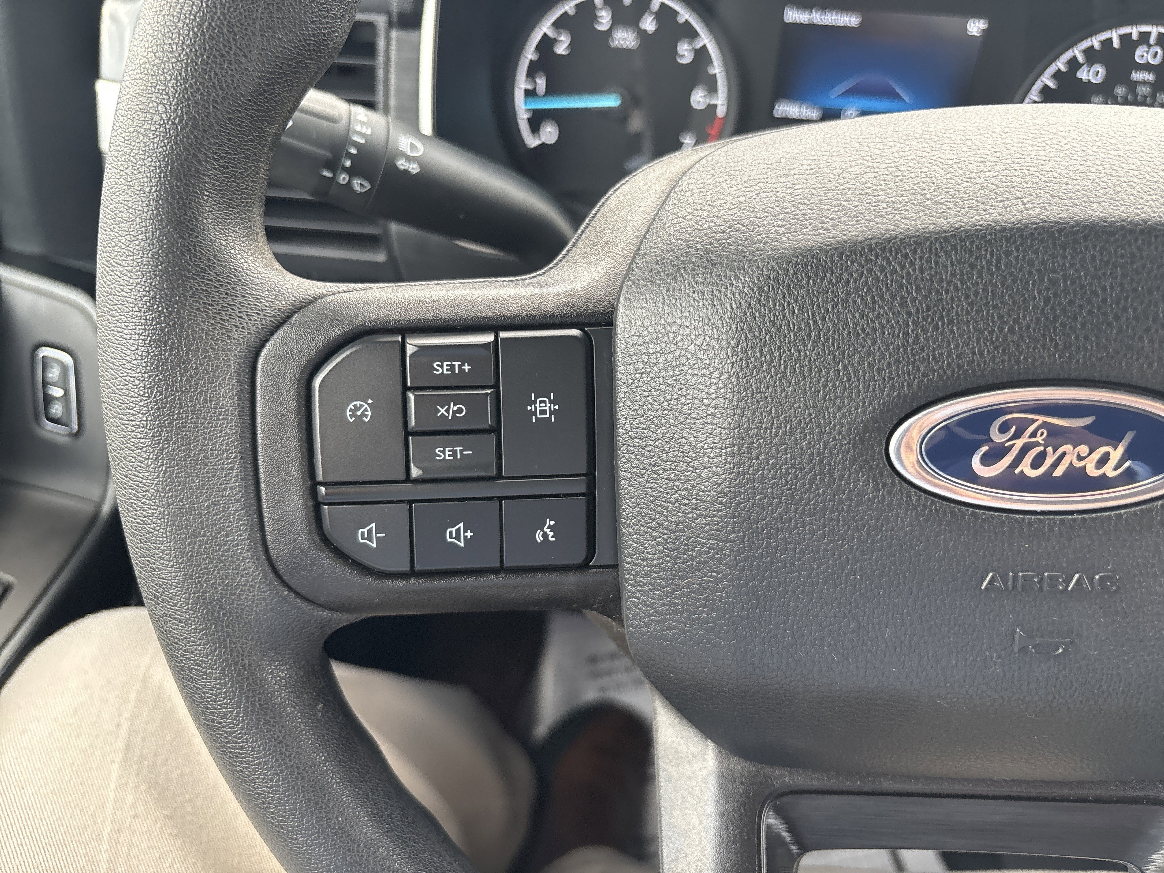 2023 Ford F-150 SXT