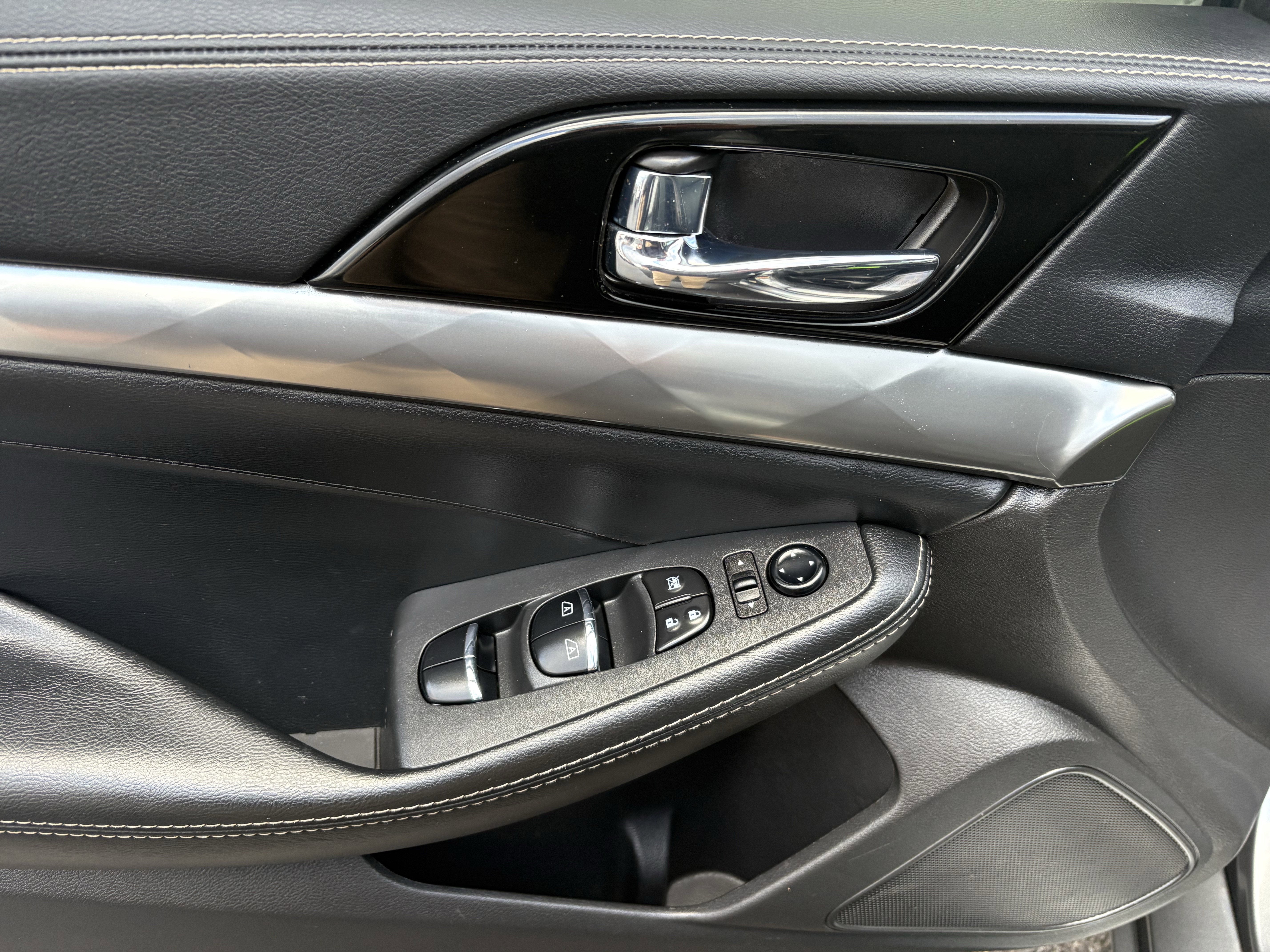 2023 Nissan MAXIMA SL