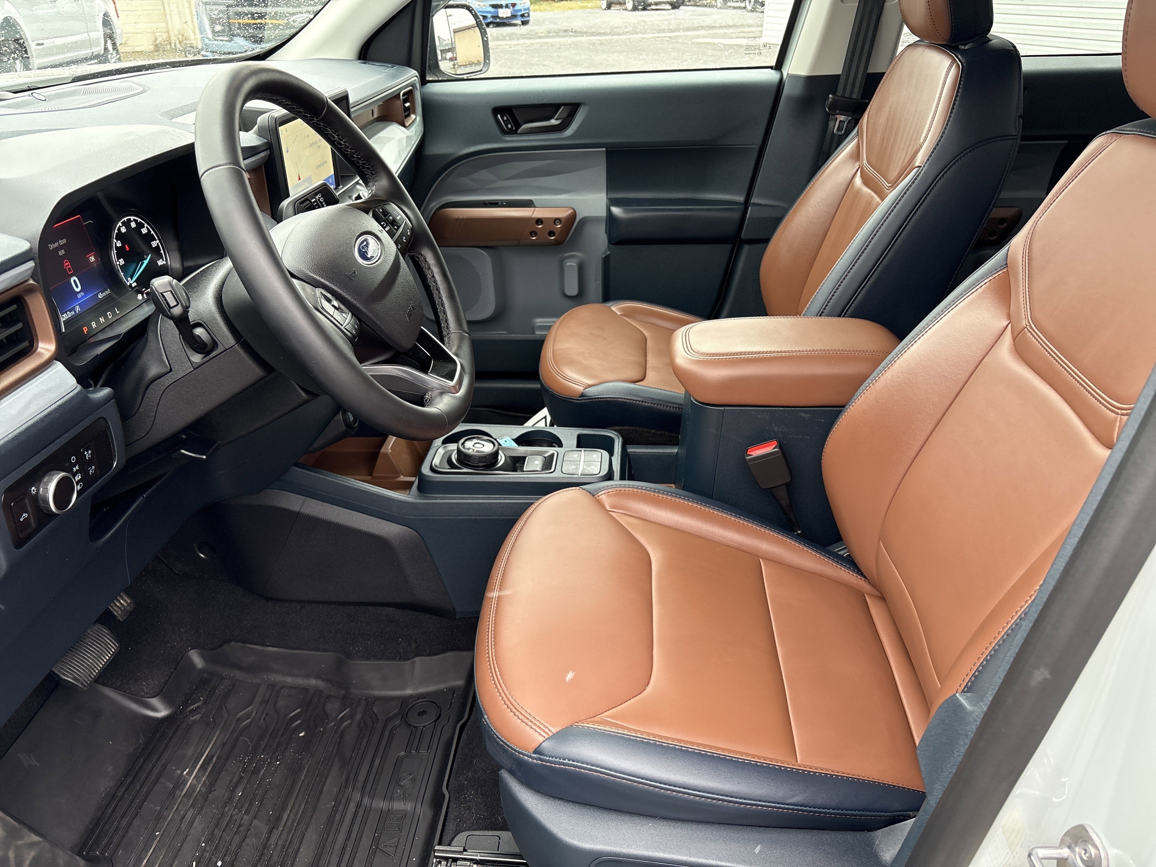 2023 Ford MAVERICK LARIAT