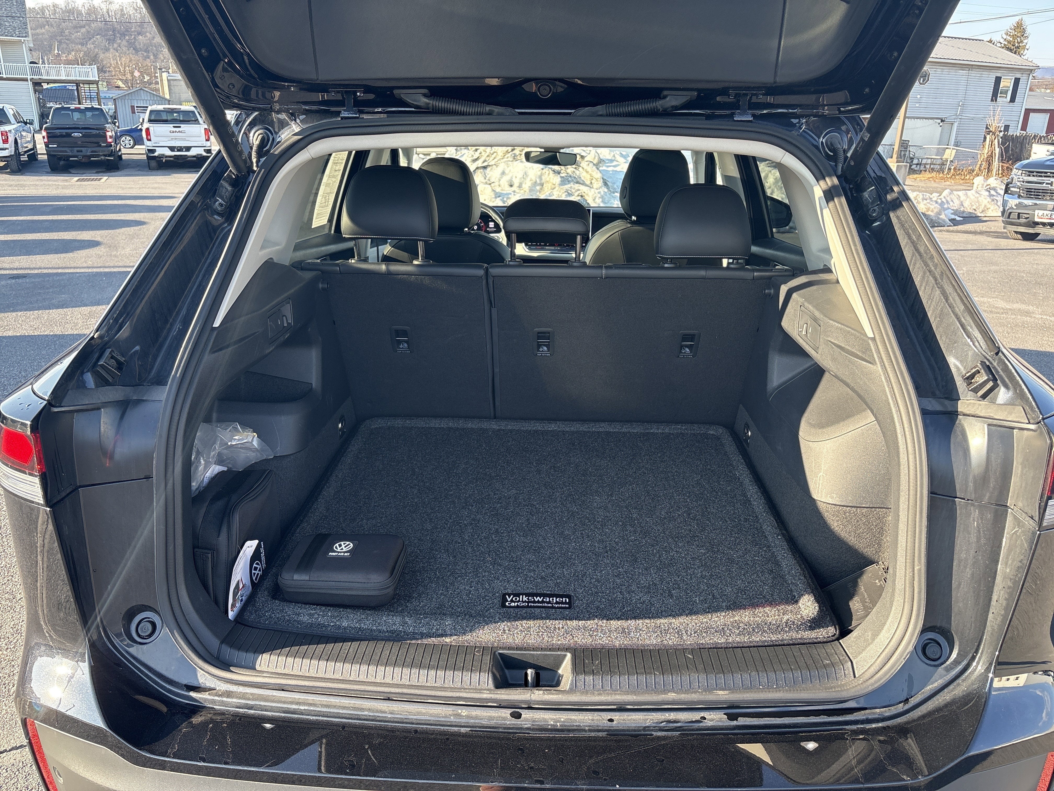 2025 Volkswagen TIGUAN 2.0T SE