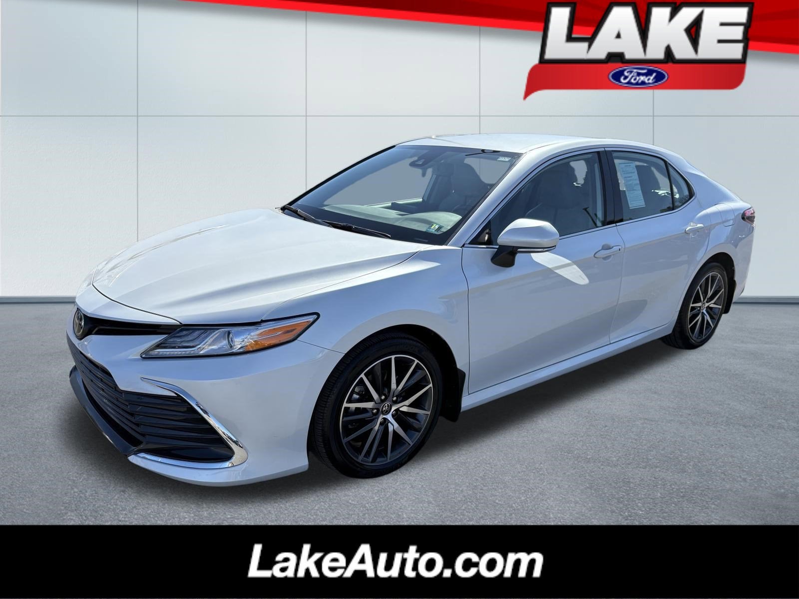2024 Toyota CAMRY XLE
