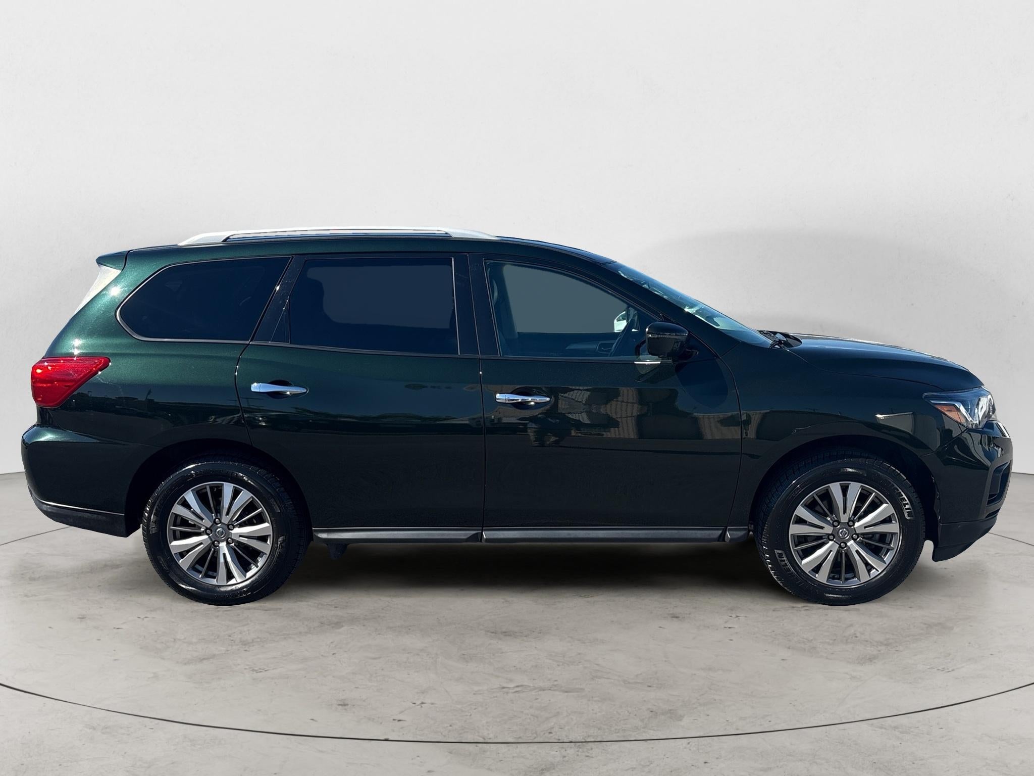 2019 Nissan Pathfinder SL